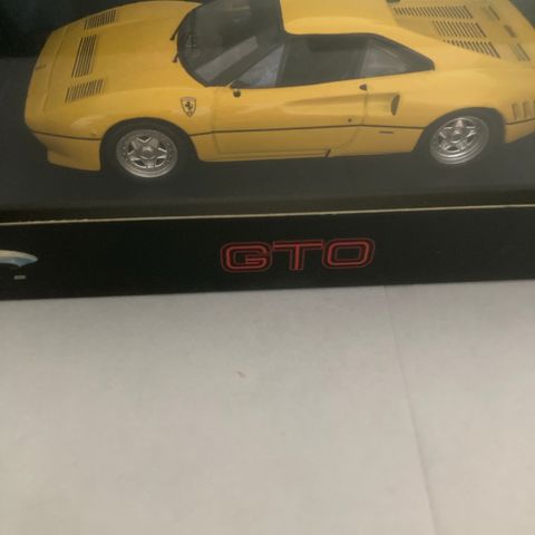 MODELLBIL FERRARI 288 GTO