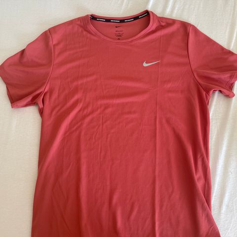 Nike trenings T-skjorte L