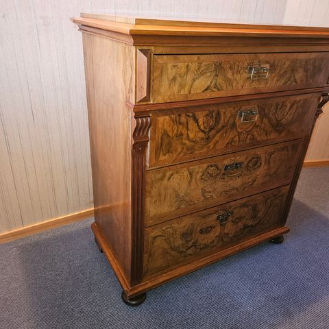 Pen kommode / chiffonier selges