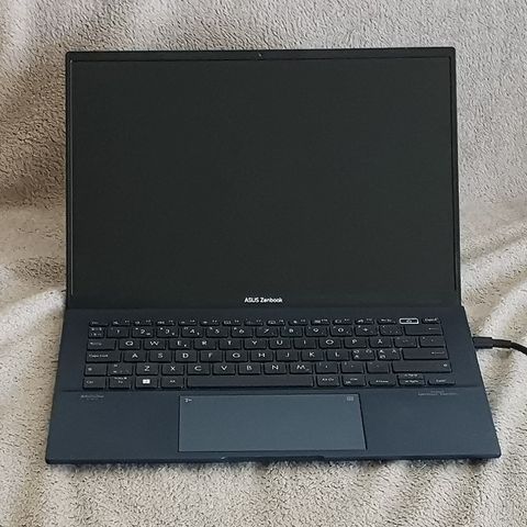 Asus ZenBook 14 UX3402 i5/16/512 14" - Matt skjerm - Kjøpt okt 23