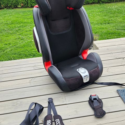 Lite brukt bilsete fra Sparco med isofix.