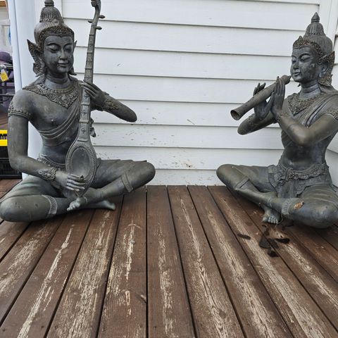Store Buddha statuer?