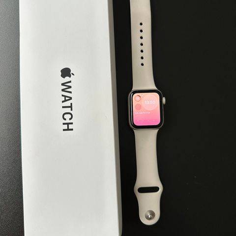 Apple Watch se 40mm (kjøpt juni 2024)