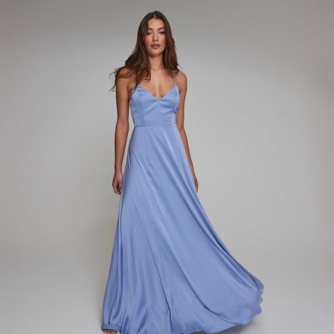 Volume Ball Gown fra Nelly