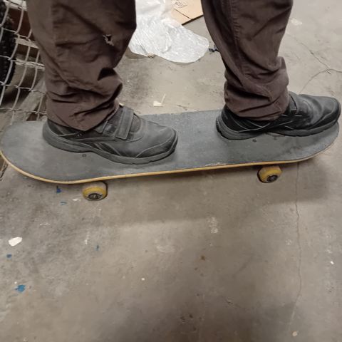 Skateboard med pene kanter, litt brukt.
