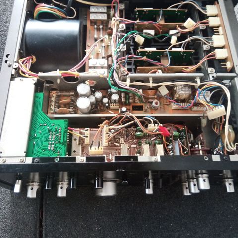 Defekt Sansui AU-9900 int. amp. Vurderes Solgt