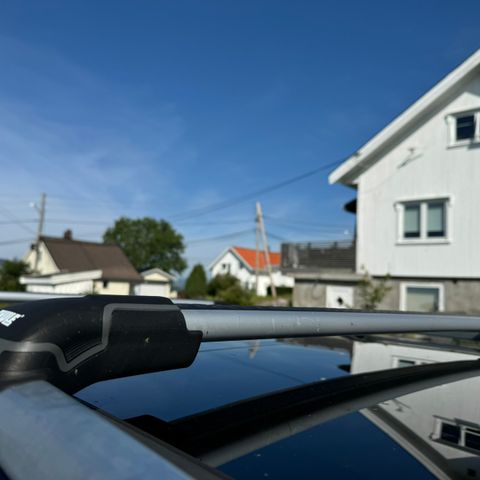 Thule Wingbar Edge. Landcruiser 150 +++