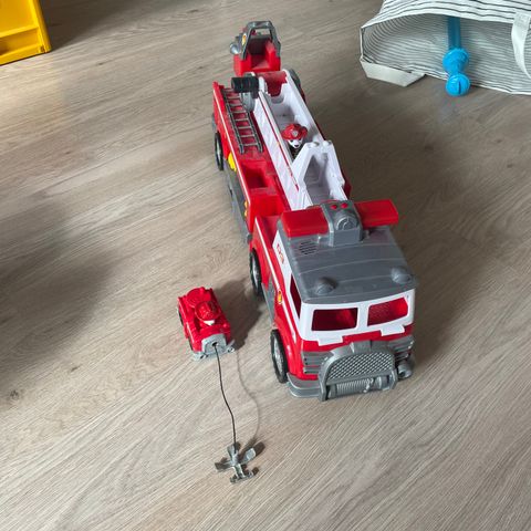 Paw Patrol brannbil med figur