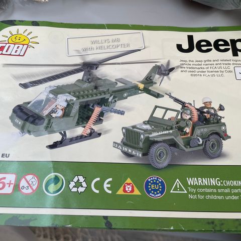 Cobi militær Jeep og helikopter