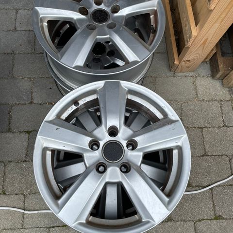 16 toms felger til Skoda Octavia