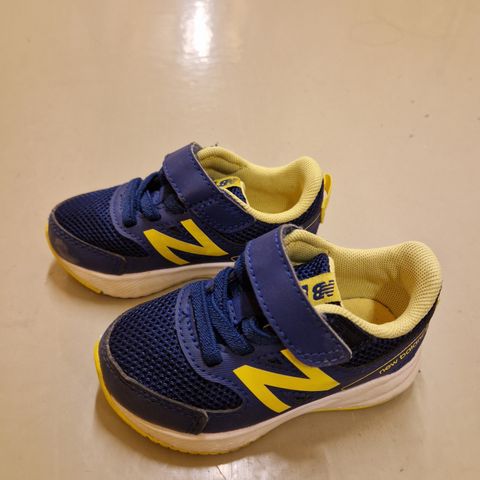 Fine New Balance joggesko selges