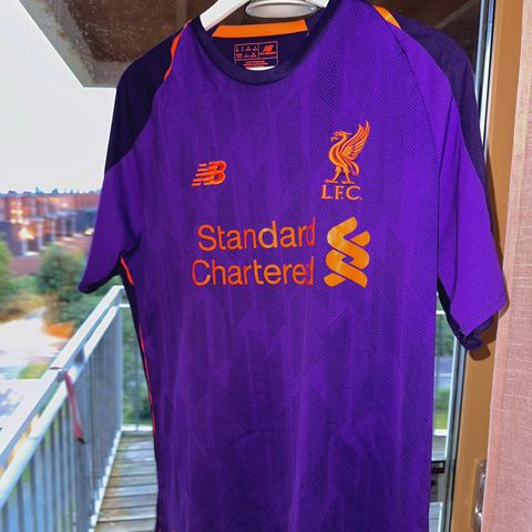 Liverpool FC 18/19 Borte Drakt + Shorts med Premier League Patch