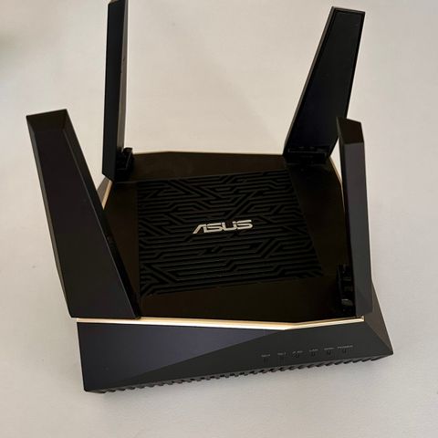 Asus RT-AX92U router med wifi6 og mulighet for mesh