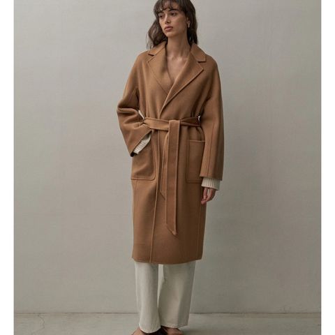 The Classic coat-Camel fra THE CURATED