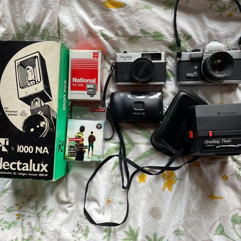 Diverse kamera og objektiv; Nikon, Canon, Polaroid, Sigma etc.