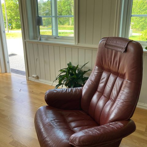 God skinn lenestol fra Ekornes