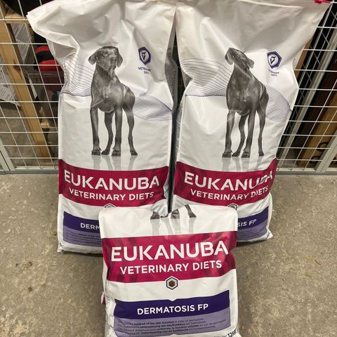 2x12kg Eukanuba Veterinary Diets Dog Dermatosis FP