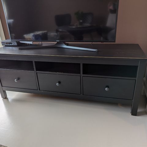 Fin tv-benk (Hemnes fra Ikea))