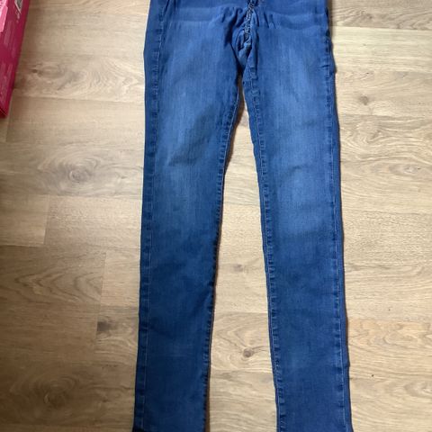 Blå skinne jeans Str M