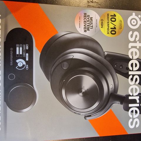 SteelSeries Arctis Nova Pro Wireless Over Ear