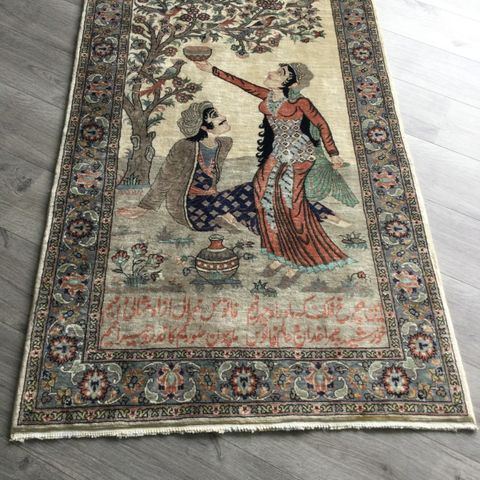 Vakkert semi-antikk  persisk teppe