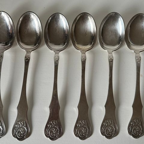 Sølvplett gafler og spiseskjeer i Venus-design