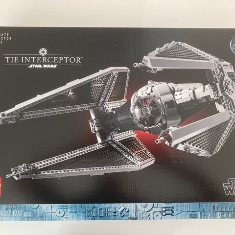 Lego Star Wars 75382 UCS Tie Interceptor