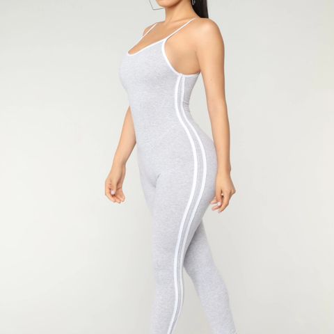 Jumpsuit fra Fashionnova