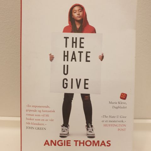 "THE HATE YOU GIVE" av Angie Thomas