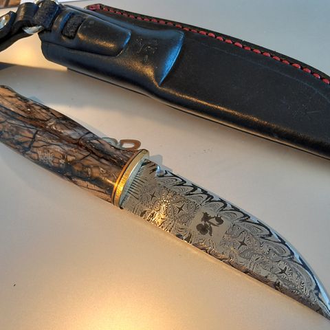 Kniv av Jan-Erik Søderholm