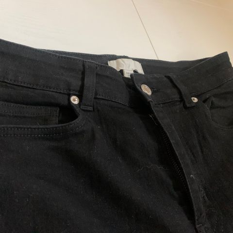 Svart jeans, stretch, str 40 selges