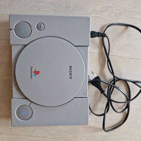 Playstation 1 med 3 spill