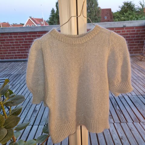 Nydelig puff tee (knitting for olive) i silk mohair