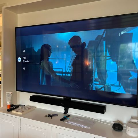 Samsung 65’’ smart tv med Denon lydplanke (Arc)