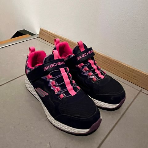 Skecher sko Girls Treas Lite - Waterproof str 36 (nypris 899kr)