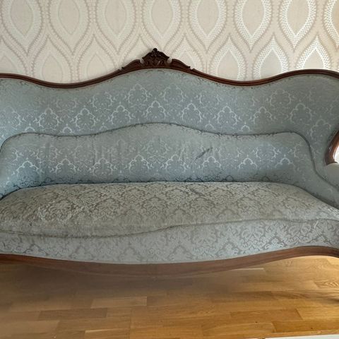 Nydelig lys blå rokokko sofa