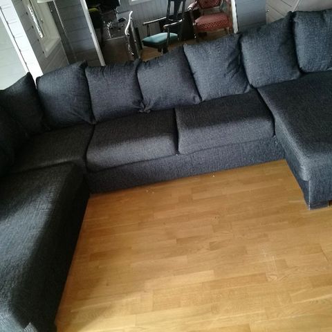 Pent brukt sofa til salgs