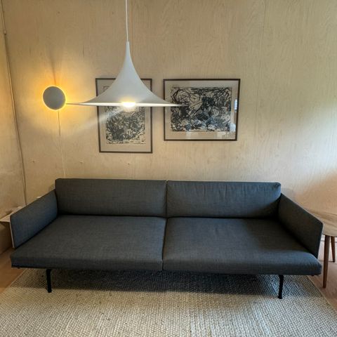 OUTLINE 3- seter sofa fra Muuto