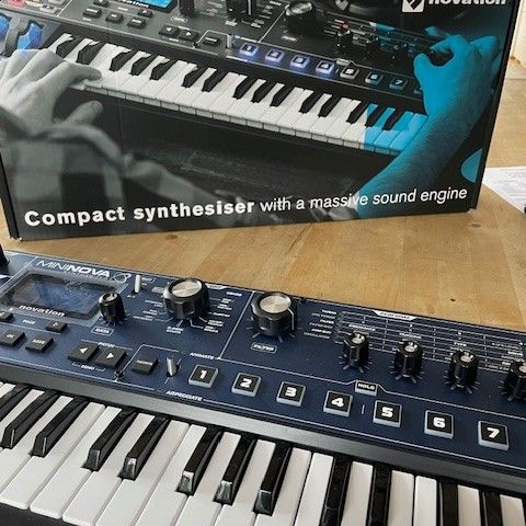 Synthesiser MiniNova