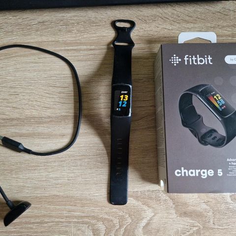 Fitbit Charge 5