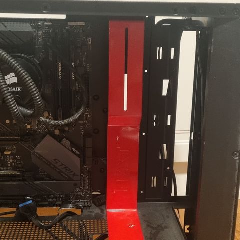 Pc deler selges. 16GB Ram DDR4 3.2Ghz , Z390 hovedkort, PSU, Case