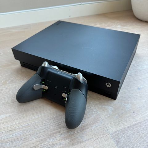 Xbox one X + ELITE kontroller