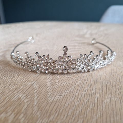 NY Ubrukt tiara