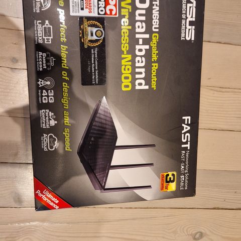 Lite brukt Router for 2,4 og 5 GHz nettverk selges