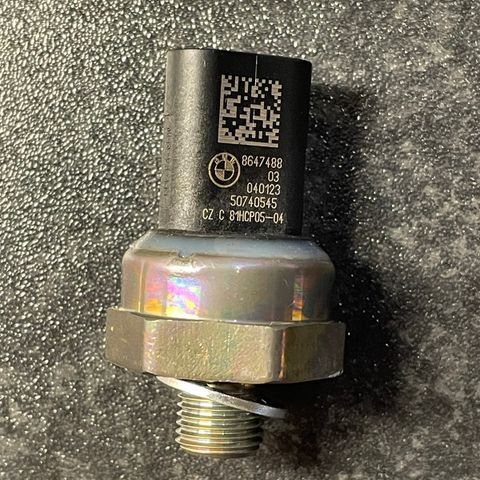 Bmw oljetrykksensor 12618647488