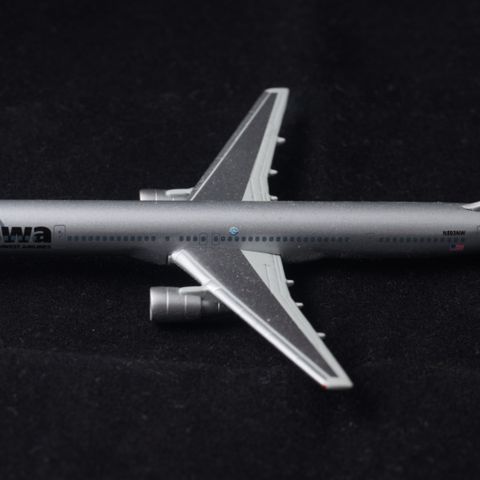 Boeing 757-300 Northwest Airlines Herpa Wings 561082 1:400