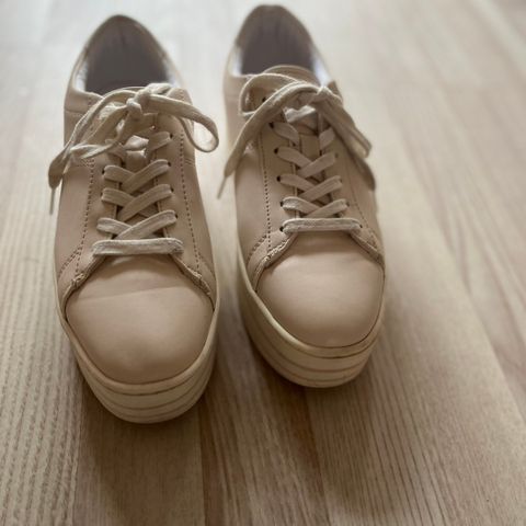 Zara Basic sneakers. Str. 39