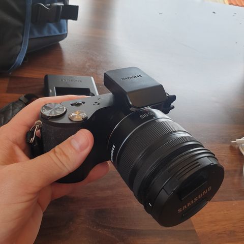 Samsung NX200, speilløst kamera