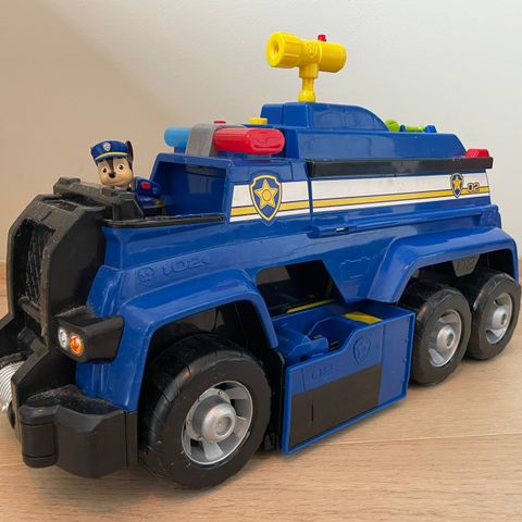 Paw Patrol Ultimate Police Cruiser Chase