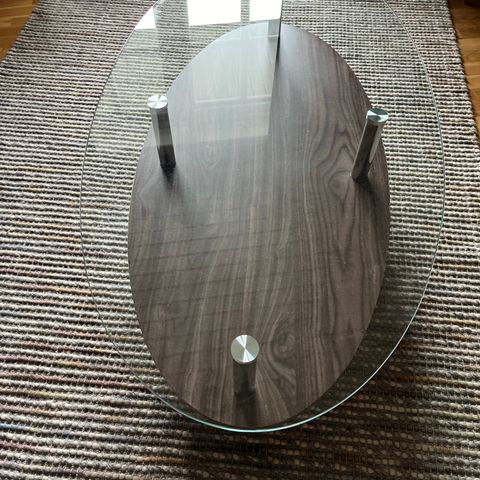 Ovalt glassbord